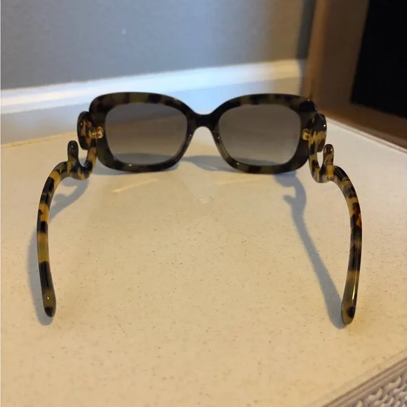 Model: Prada Minimal Baroque
Common model number: SPR 27N - Picture 5 of 10